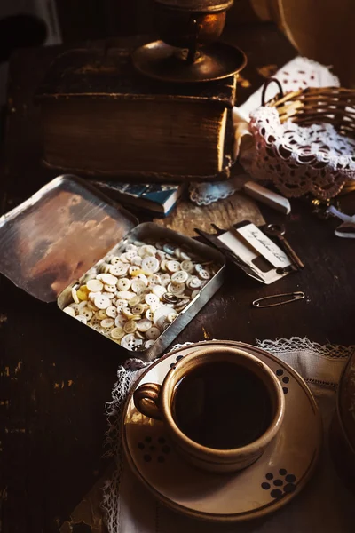 Morgonkaffe med rekvisita — Stockfoto