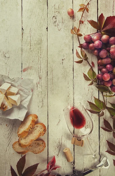 Рама с вином и виноградом — стоковое фото