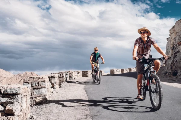 Dos viajeros bicykle —  Fotos de Stock