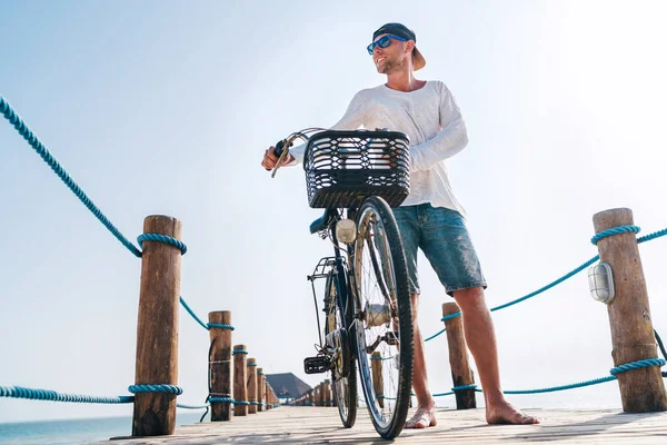 Portrait Happy Smiling Barefoot Man Dressed Light Summer Clothes Sunglasses — Stock Photo, Image