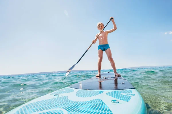 Wide Angle View Shot Laughing Blonde Teenager Boy Rowing Stand — Stock Photo, Image