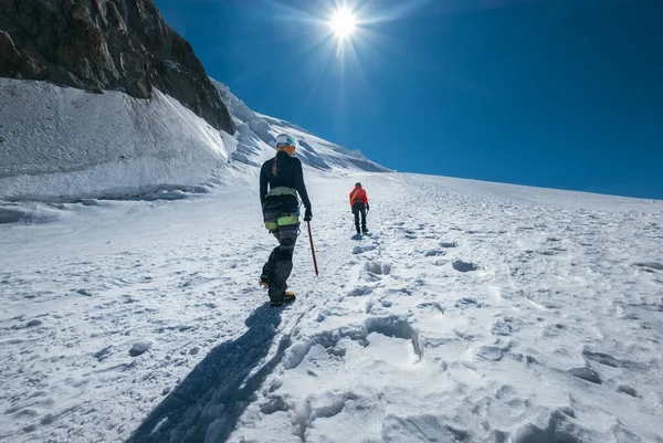 Deux Jeunes Femmes Équipe Corde Montant Mont Blanc Monte Bianco — Photo
