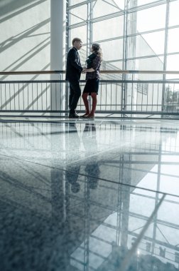 iş insanları tete-a-tete konuşma