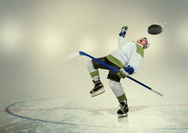 Hockey player fall dawn — Stock Photo, Image