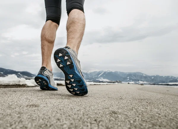 Läufer-Beine in Laufschuhe — Stockfoto