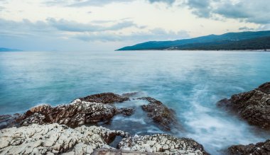 Deniz sahilinde akşam