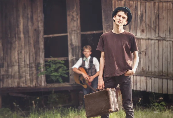 Jungen Landstreicher Jungs — Stockfoto