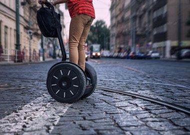 Prag turizm elektrikli scooter üzerinde