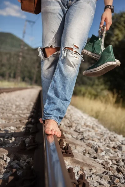 Jonge man barefoot benen — Stockfoto