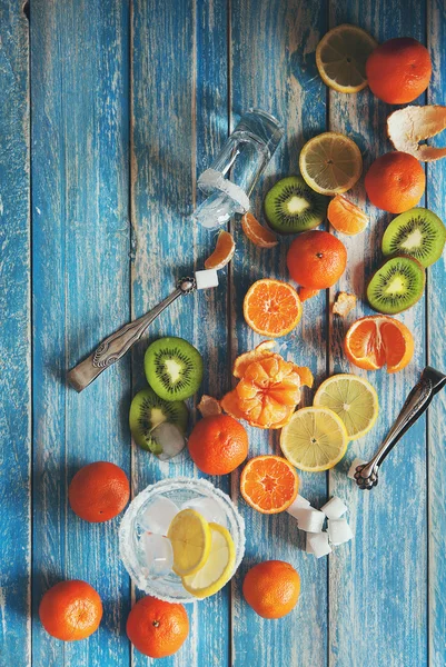Fruta cítricas frutas variadas con bebida —  Fotos de Stock