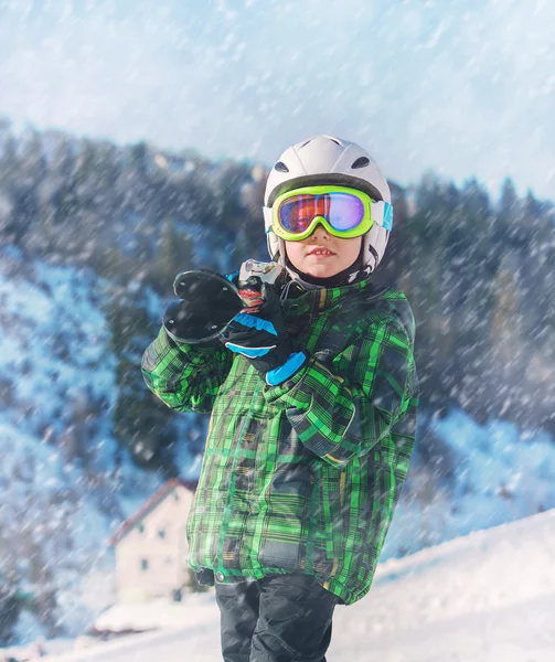 Skifahrer im Ski-Ausrüstung — Stockfoto