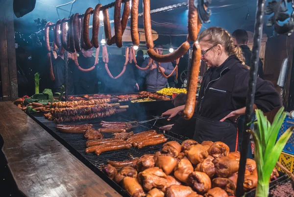 Comerciantes vendendo refeições populares — Fotografia de Stock