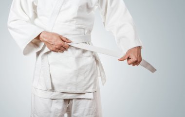 Adam uygulamakla kimono kuşağı