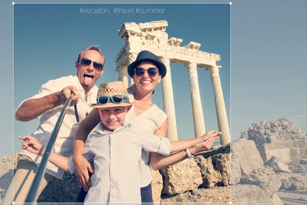 Selfie famiglia felice viaggio foto — Foto Stock