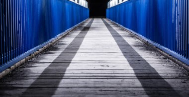 hiçbir yaya köprüsü