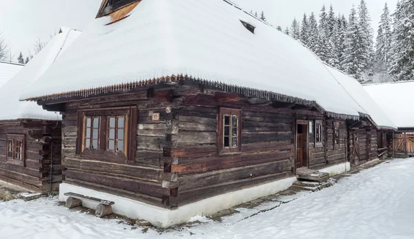 Holzhäuser in Zuberec, Slowakei — Stockfoto