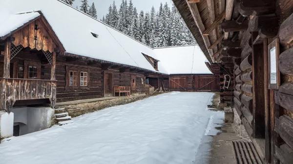 Holzhäuser in Zuberec, Slowakei — Stockfoto