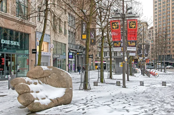 Antwerp Belgium Μαρτίου 2013 Άγαλμα Κομμένο Χέρι Στην Αμβέρσα — Φωτογραφία Αρχείου