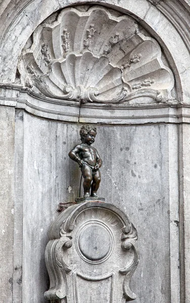Brussels Belgary March 2013 Manneken Pis 著名的小青铜雕像 — 图库照片