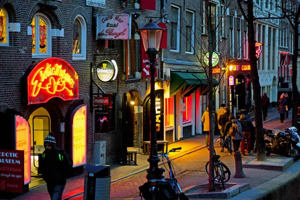 Amsterdam Niederlande März 2013 Amsterdams Rotlichtviertel Viel Prostitution Und Sexorientierte — Stockfoto