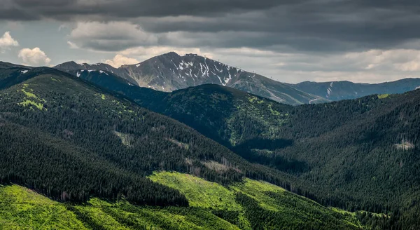 Slovakya Nın Low Tatras Dağlarındaki Ohniste Tepesinden Görüntü Arka Planda — Stok fotoğraf
