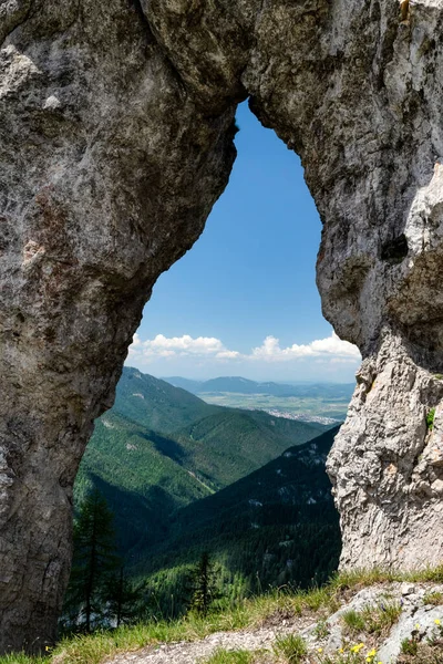 Rock Fönster Kallas Janosikovo Okno Backen Ohniste Low Tatras Bergen — Stockfoto