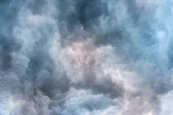 Nuvens Pesadas Céu — Fotografia de Stock