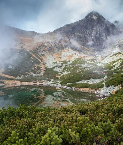 Tarn Skalnate pleso på höga Tatras, Slovakien — Stockfoto