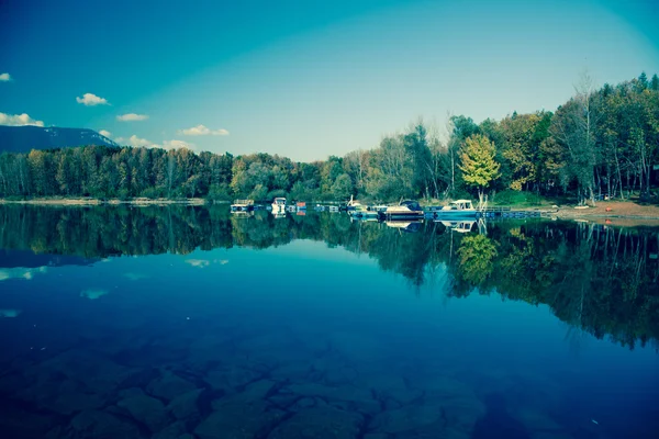 Vodní reflexe - jezera Liptovská Mara, Slovensko — Stock fotografie