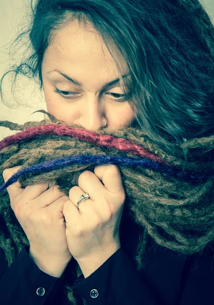 Dreadlocks ile kız — Stok fotoğraf