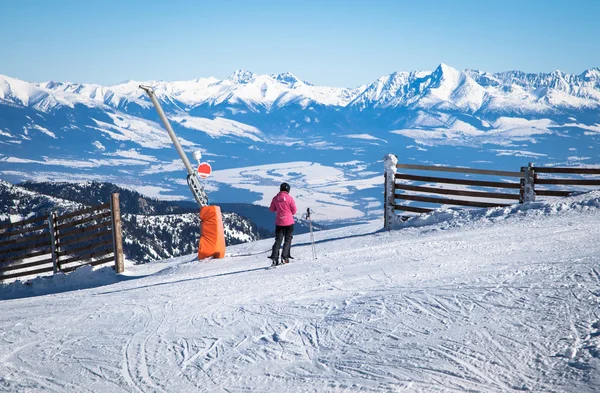 Skidåkning på låga Tatrabergen, Slovakien — Stockfoto