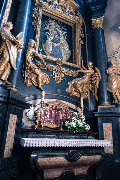 Interior of basilica in Krakow, Poland — Stock Photo, Image
