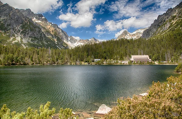 Lago y montañas —  Fotos de Stock