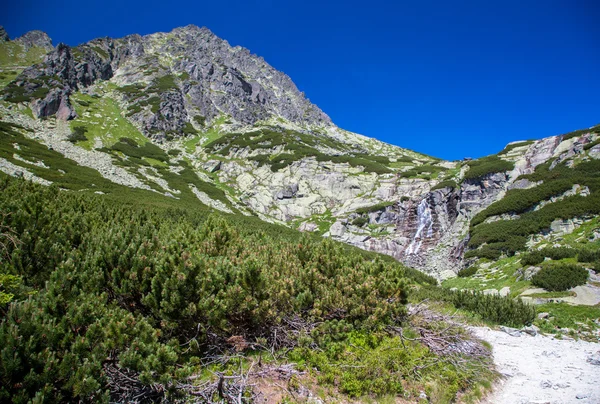 Vodopád ve Vysokých Tatrách — Stock fotografie