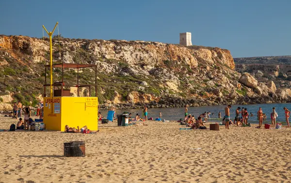 Sunbathing at Golden Bay in Malta — Stock Photo, Image