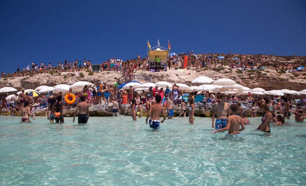 Mavi lagün - Comino, Malta güneşlenme