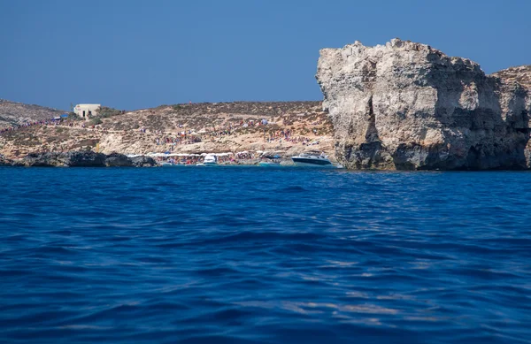 Útesu na ostrově Comino, Malta — Stock fotografie