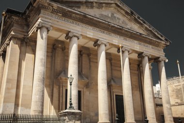 Bina Valletta, Malta