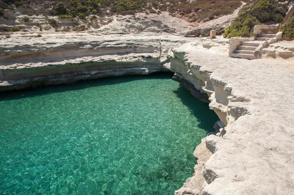 St Peters basen - kamienistej plaży na Malcie — Zdjęcie stockowe