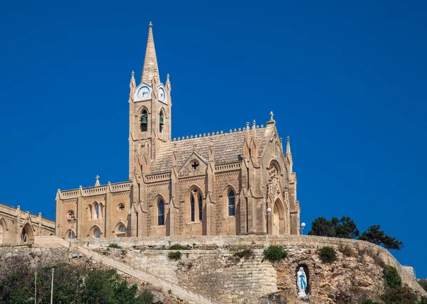 Kirkko kaupungissa Mgarr - Gozo, Malta — kuvapankkivalokuva