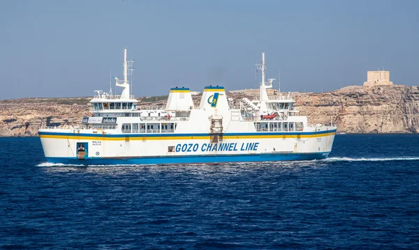 Ferge fra malta til Gozo – stockfoto
