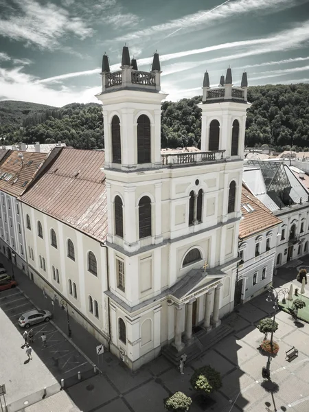 Igreja na cidade Banska Bystrica, Eslováquia — Fotografia de Stock