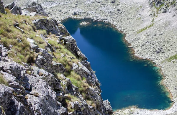 Tarn - Velke Wahlenbergovo pleso - en High Tatras, Eslovaquia — Foto de Stock