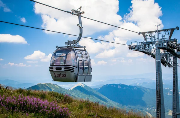 Kolejka linowa w zakresie Mala Fatra, Słowacja — Zdjęcie stockowe