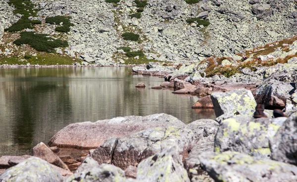 Lake in mountains — Stock Photo, Image