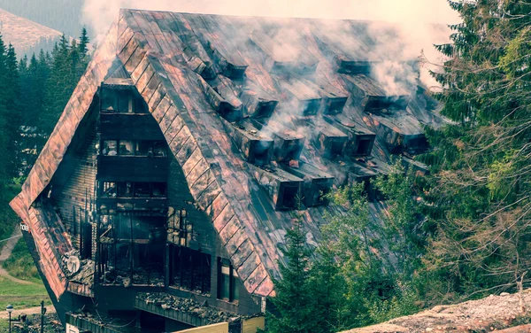 Hotel quemado Junior, Eslovaquia —  Fotos de Stock