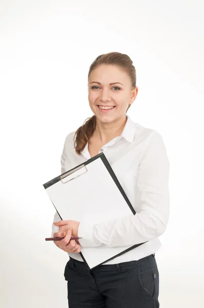 Junge Frau im weißen Hemd hält Büropapiere in der Hand — Stockfoto