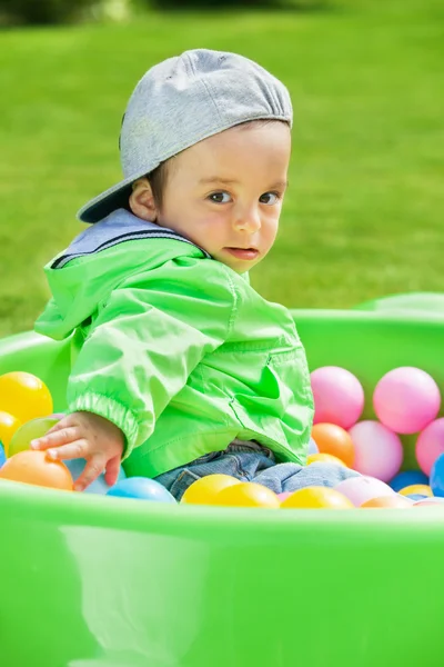 Jugando con pelotas —  Fotos de Stock