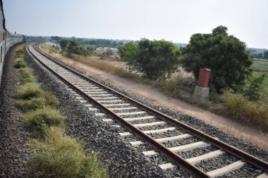 Tren yolu manzaralı, tren yolu manzaralı harika görünüyor..