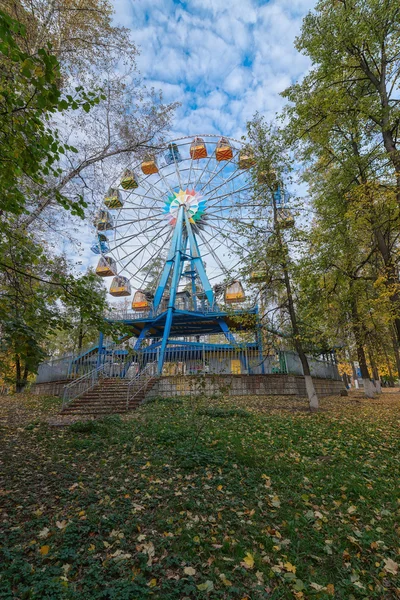 Осінній міський парк . — стокове фото